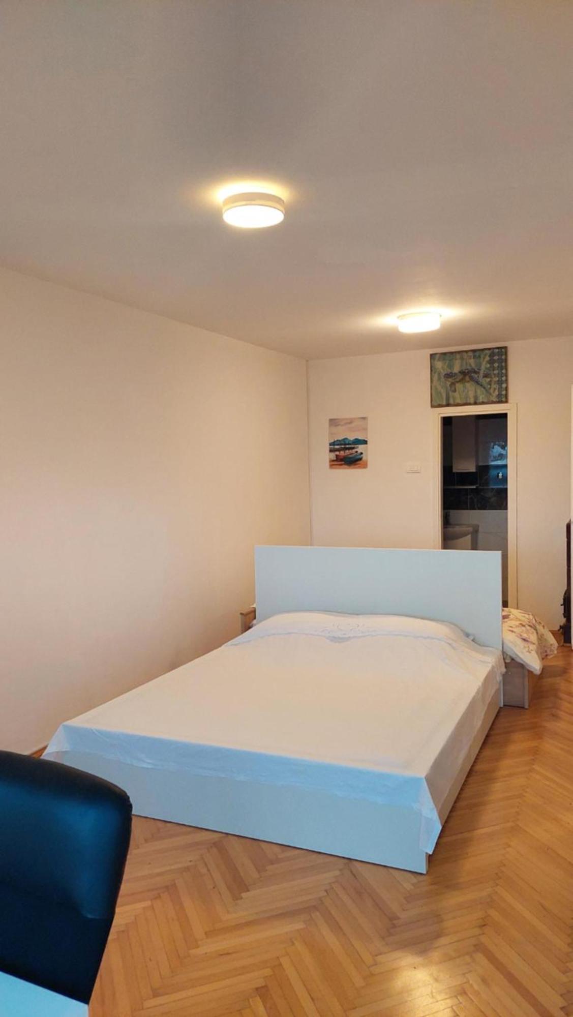 Room With Private Toilet And Balcony In City Center In Shared Apartment Spalato Esterno foto