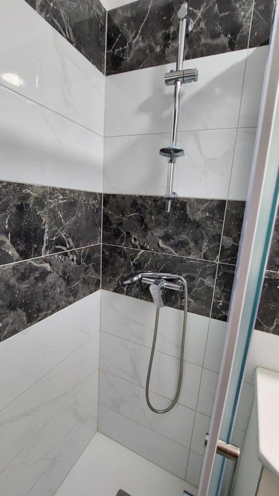 Room With Private Toilet And Balcony In City Center In Shared Apartment Spalato Esterno foto