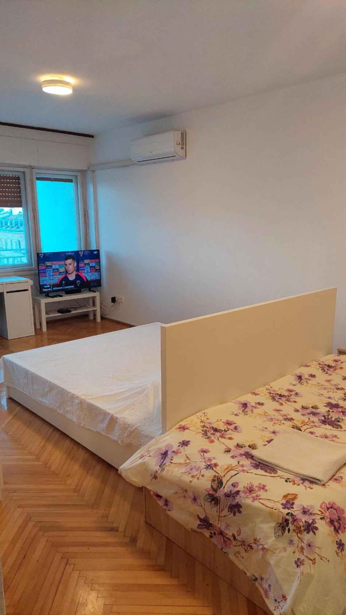 Room With Private Toilet And Balcony In City Center In Shared Apartment Spalato Esterno foto